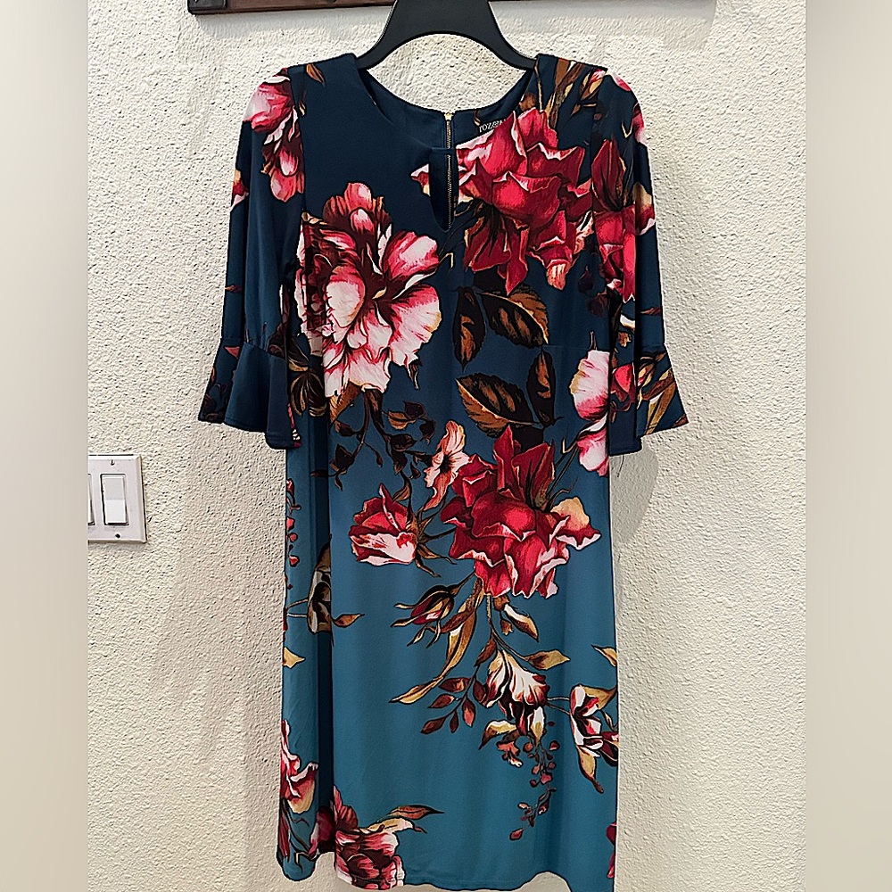 Roz & Ali knee length dress, size medium
